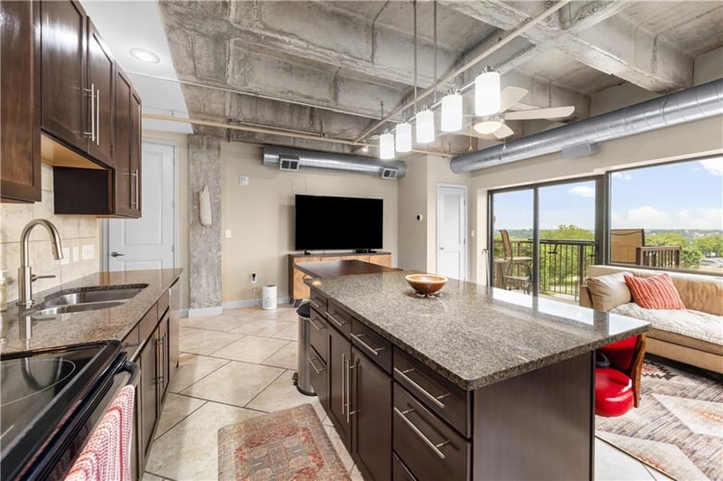 2940 Baltimore Ave #1201, Kansas City, MO 64108