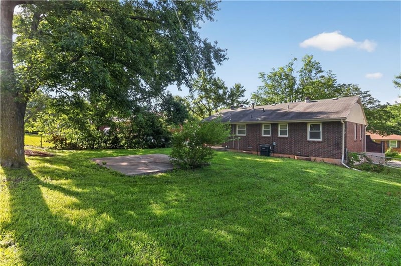 8608 58th St, Kansas City, MO 64129
