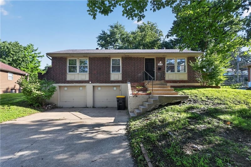 8608 58th St, Kansas City, MO 64129