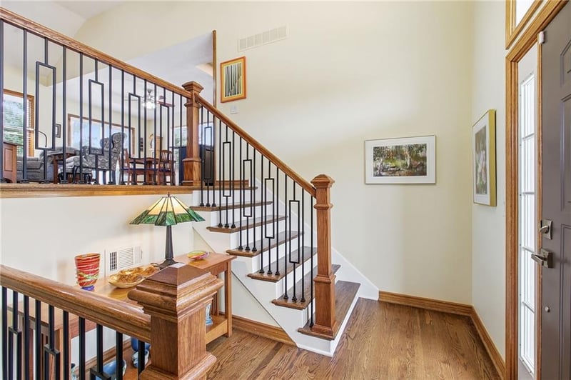 2513 Old Paint Rd, Lee's Summit, MO 64086
