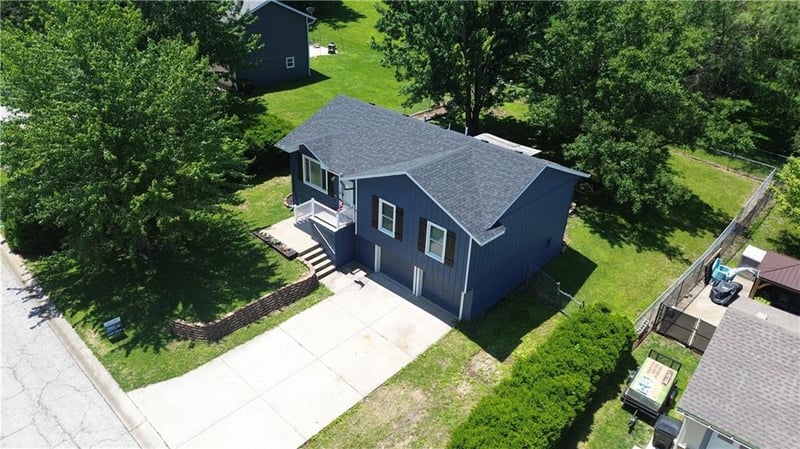 1411 Andrew St, Pleasant Hill, MO 64080