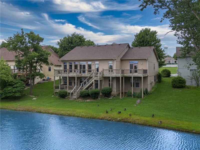 7809 Revere Dr, Kansas City, MO 64151