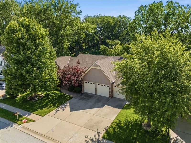 7809 Revere Dr, Kansas City, MO 64151