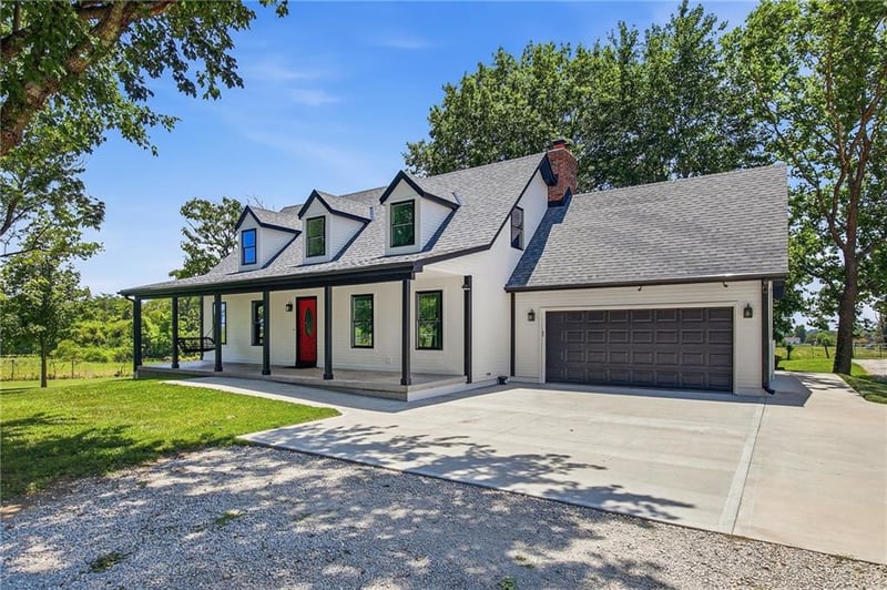 40107 Lorenze Rd, Lone Jack, MO 64070
