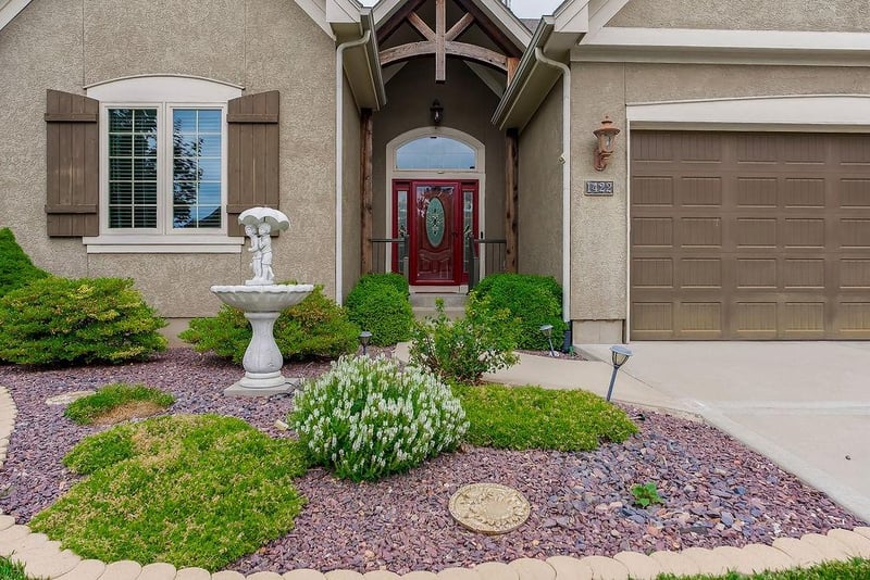 1422 Brompton Ln, Raymore, MO 64083