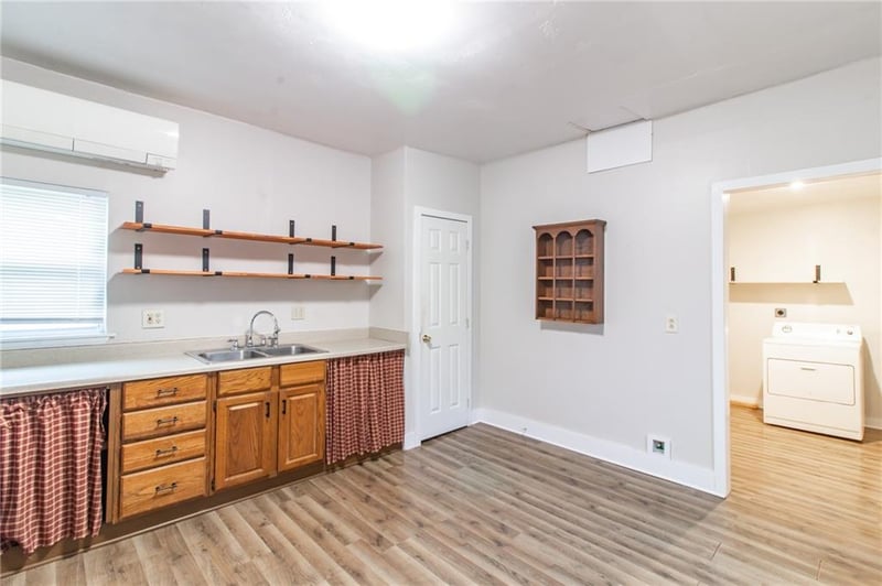 1830 Poplar St, Lexington, MO 64067
