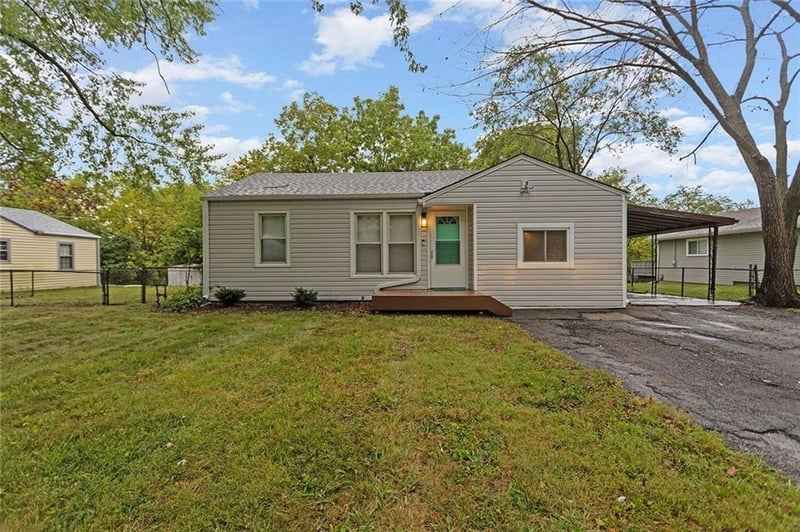 8106 Mo 9 Hw, Parkville, MO 64152