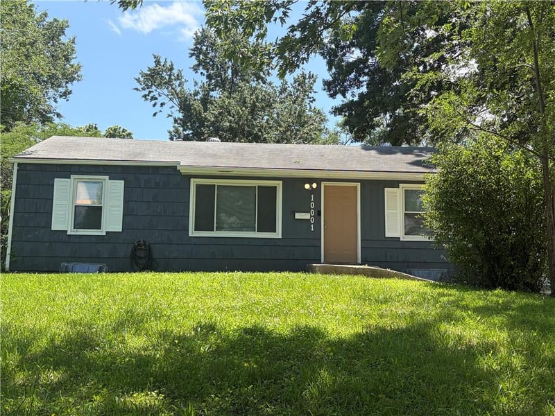 10001 Bellaire Ave, Kansas City, MO 64134