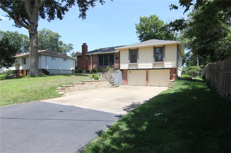 11200 51st Ter, Shawnee, KS 66203