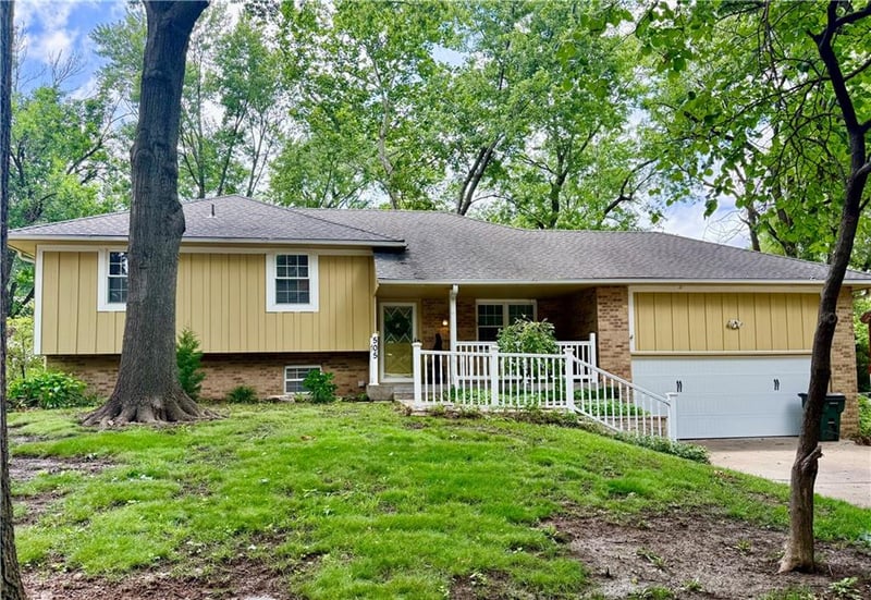 505 Oscar St, Olathe, KS 66061