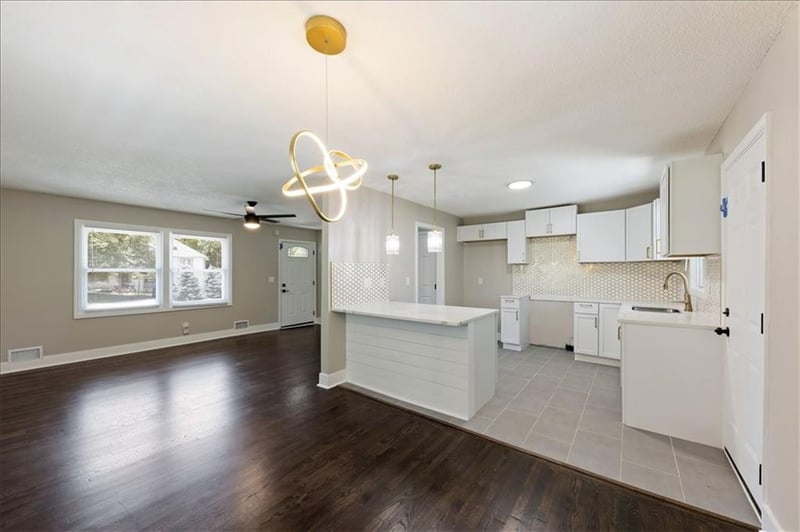 11207 Monroe Ct, Kansas City, MO 64137
