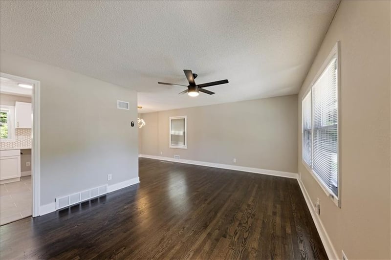 11207 Monroe Ct, Kansas City, MO 64137