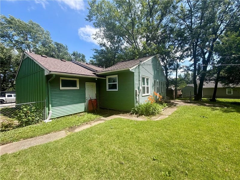 504 Lynn St, Lee's Summit, MO 64063