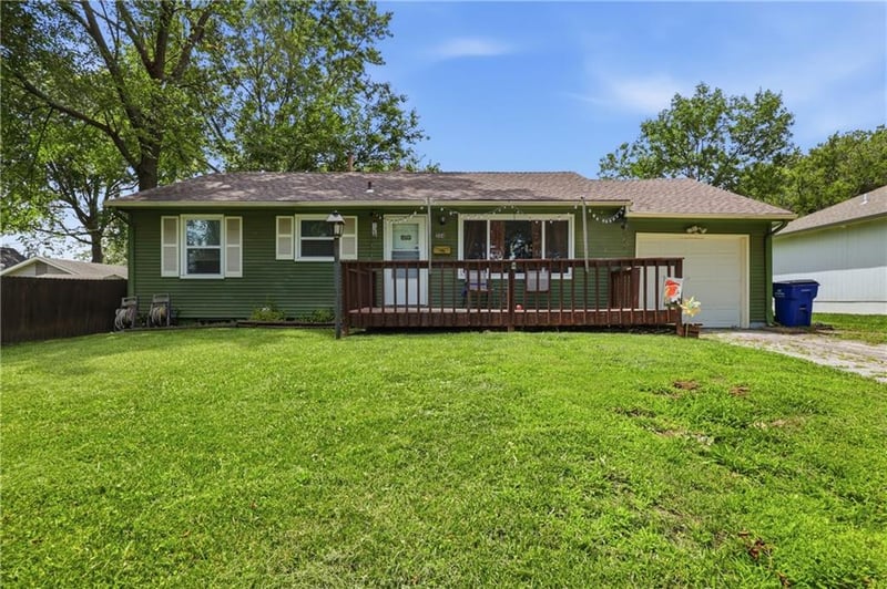 504 NE Lynn St, Lee's Summit, MO 64063