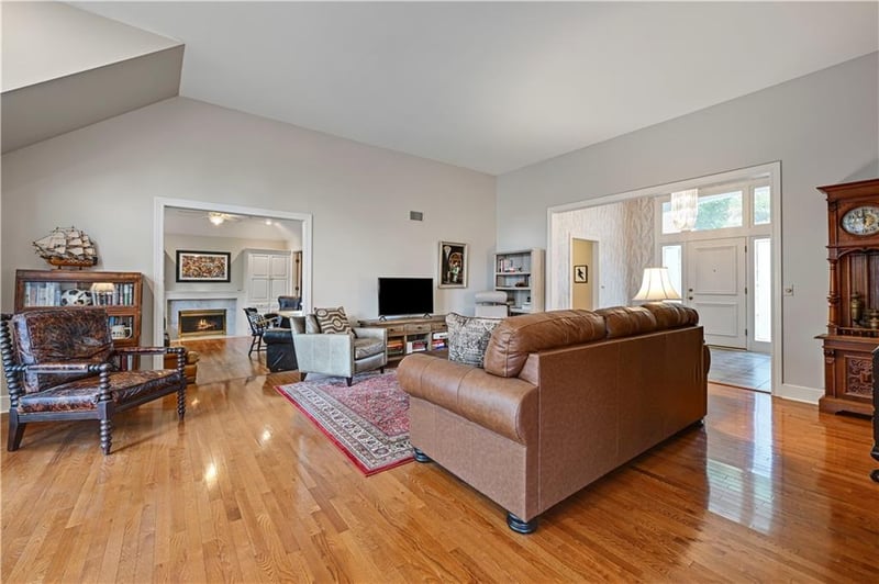 12313 Pembroke Ln, Leawood, KS 66209