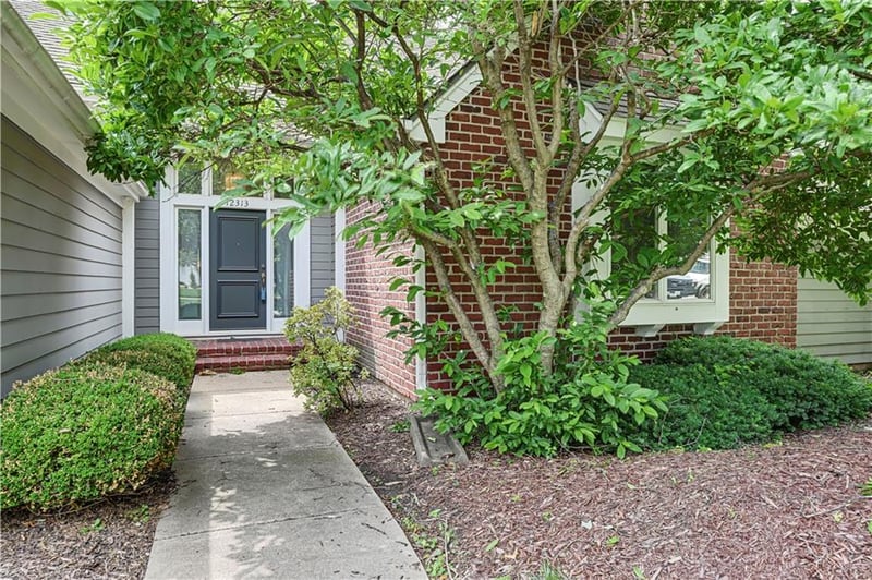12313 Pembroke Ln, Leawood, KS 66209