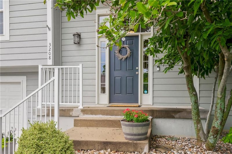 3208 Damon Ln, Lee's Summit, MO 64082