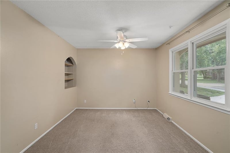 606 NE 114th St, Kansas City, MO 64155