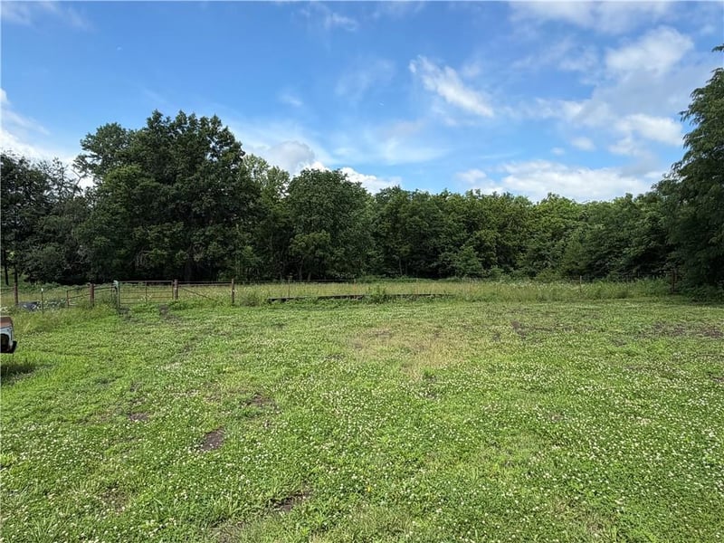 Jump Rd, Jamesport, MO 64648