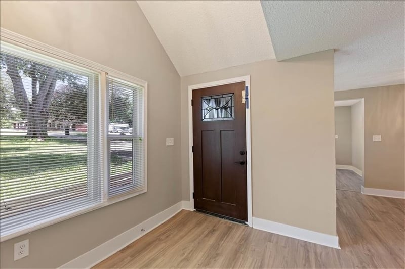8005 Harris Ave, Kansas City, MO 64138