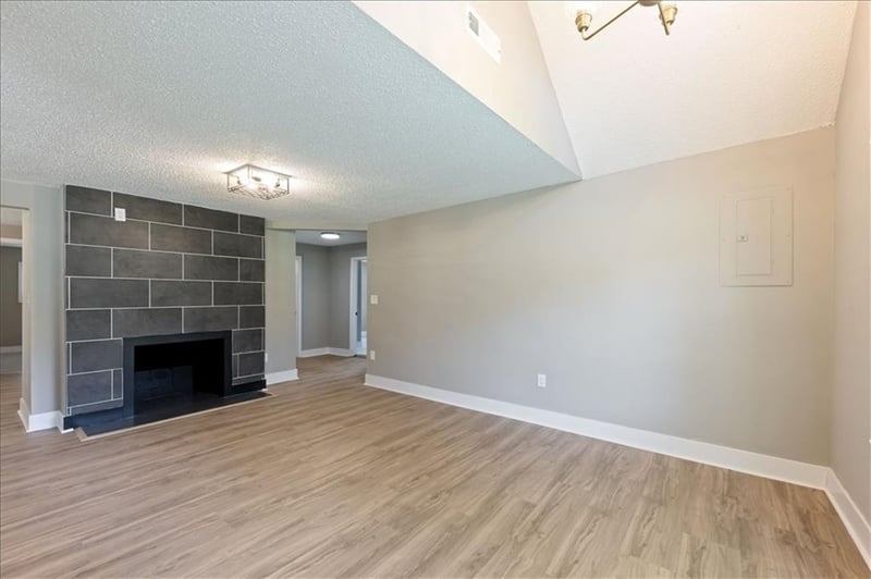 8005 Harris Ave, Kansas City, MO 64138