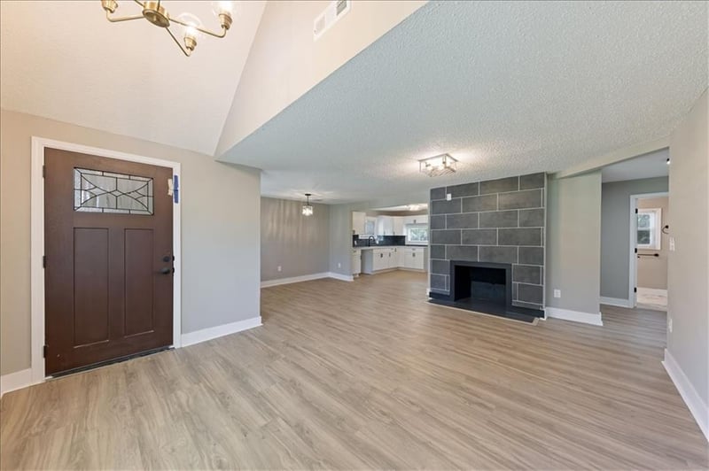 8005 Harris Ave, Kansas City, MO 64138