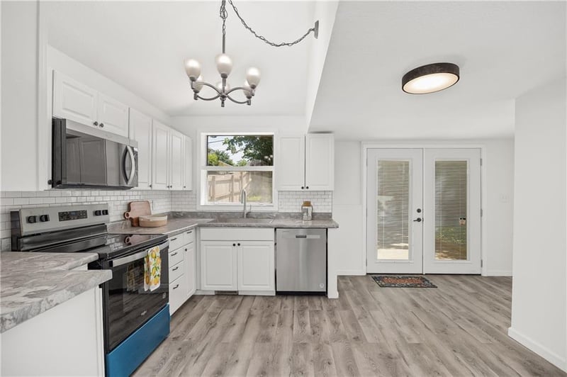 1207 23rd St, St Joseph, MO 64507