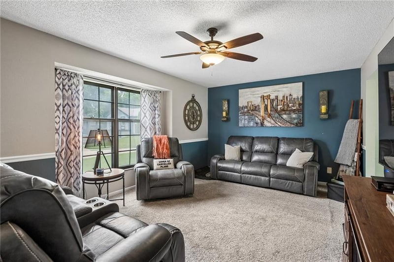 906 Shiloh Ct, Liberty, MO 64068