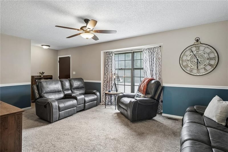 906 Shiloh Ct, Liberty, MO 64068