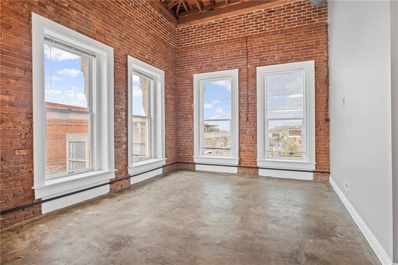 113 5th St #305, Kansas City, MO 64105