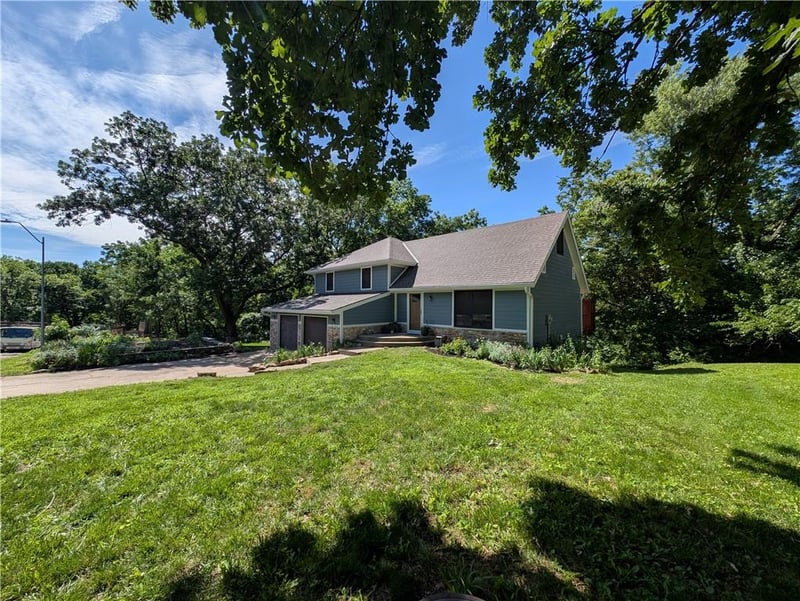 7716 69th Ter, Kansas City, MO 64152