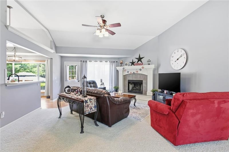 1301 NE Foxwood Dr, Lee's Summit, MO 64086