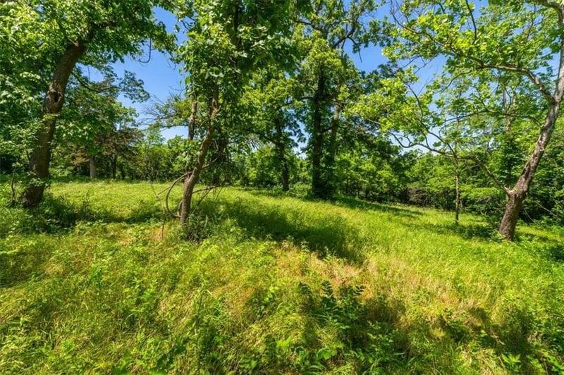 22112 Eureka Rd, Independence, MO 64057