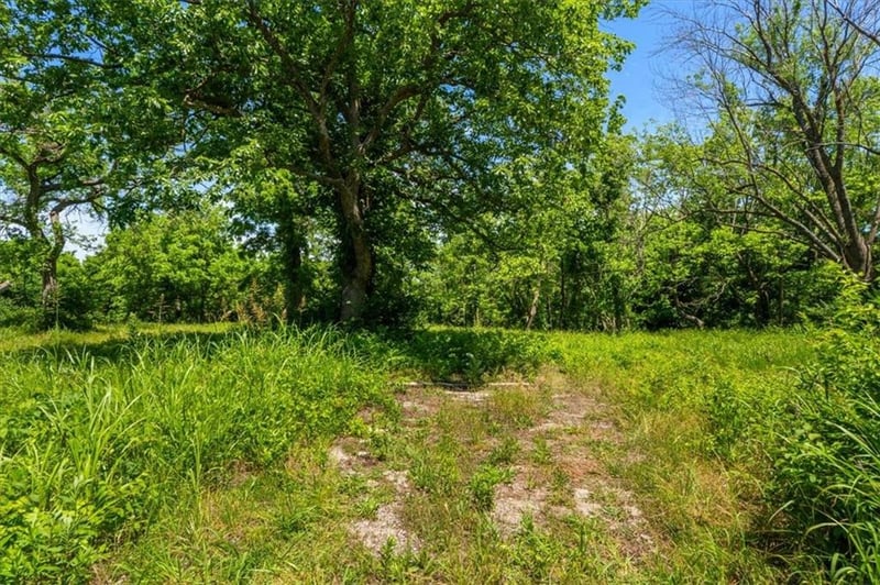 22112 Eureka Rd, Independence, MO 64057
