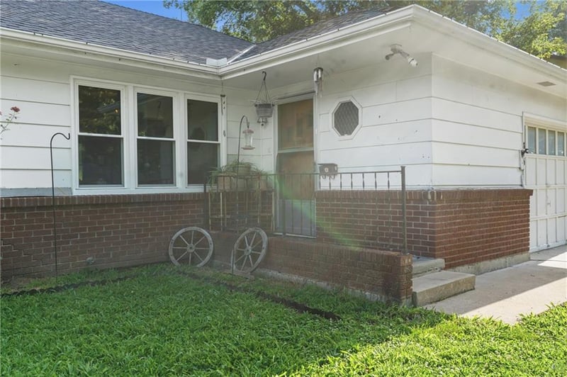 816 Vine St, Lacygne, KS 66040