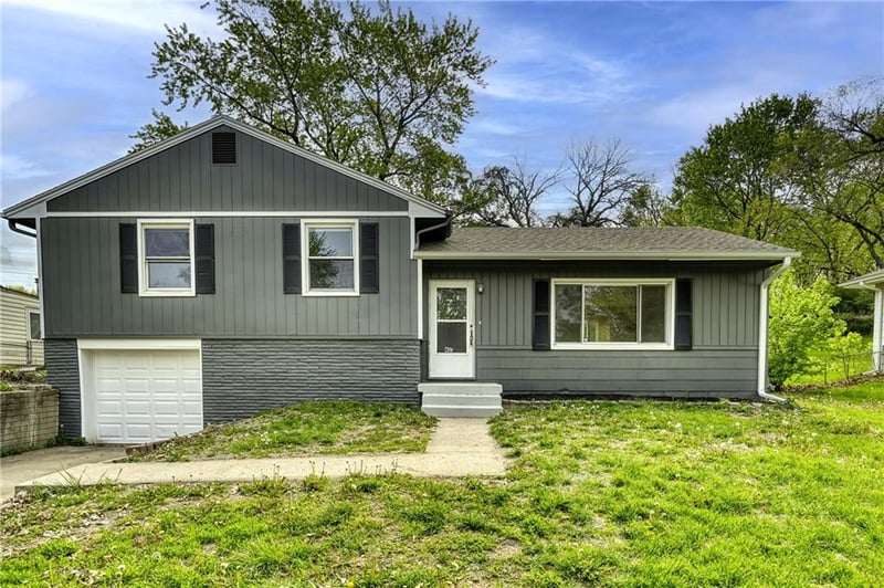 3535 N Chelsea Ave, Kansas City, MO 64117