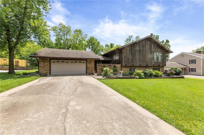 21 Edwards St, Iola, KS 66749