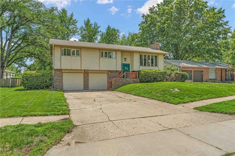 3409 Trail Rd, Lawrence, KS 66049