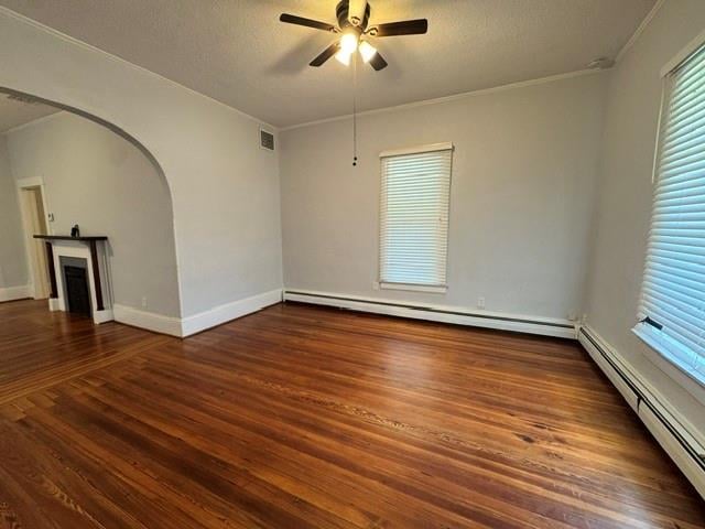 208 Cottonwood St, Iola, KS 66749