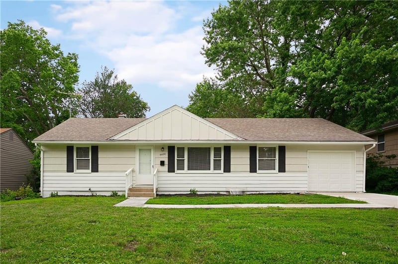 8600 Ford Ave, Raytown, MO 64138