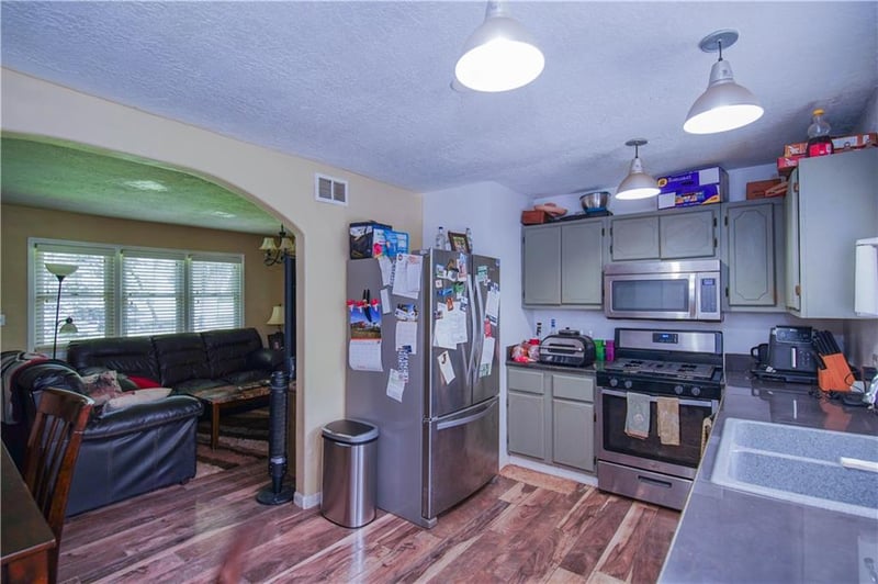 17413 Montgall Dr, Belton, MO 64012