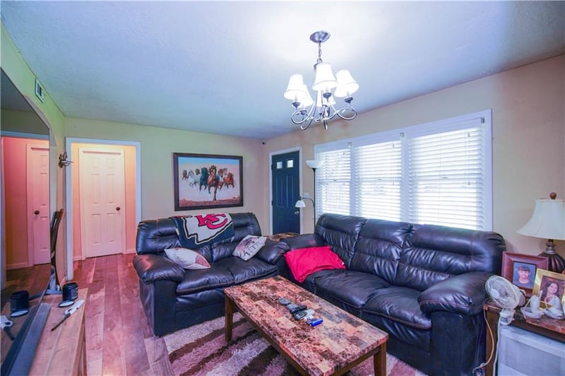 17413 Montgall Dr, Belton, MO 64012