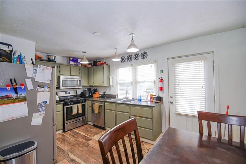 17413 Montgall Dr, Belton, MO 64012