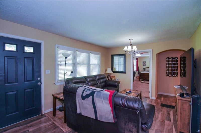 17413 Montgall Dr, Belton, MO 64012