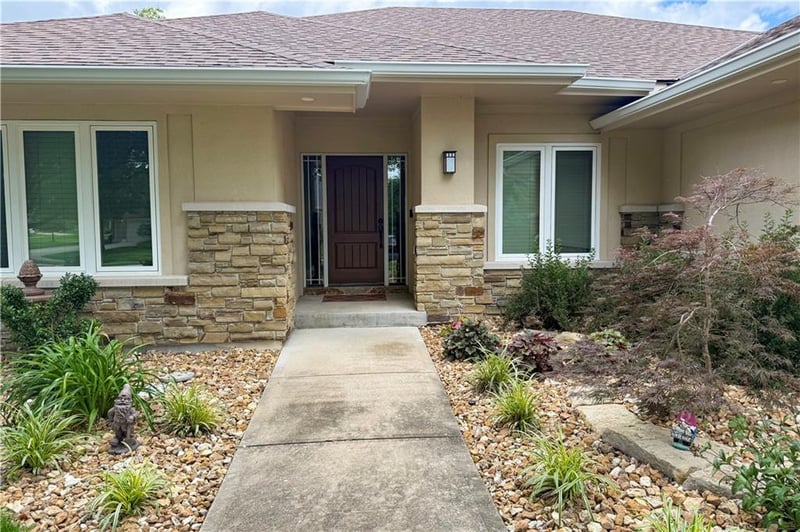 3024 Fallbrook Ct, Blue Springs, MO 64015