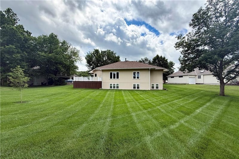 3024 Fallbrook Ct, Blue Springs, MO 64015
