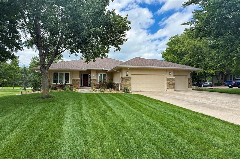 3024 Fallbrook Ct, Blue Springs, MO 64015