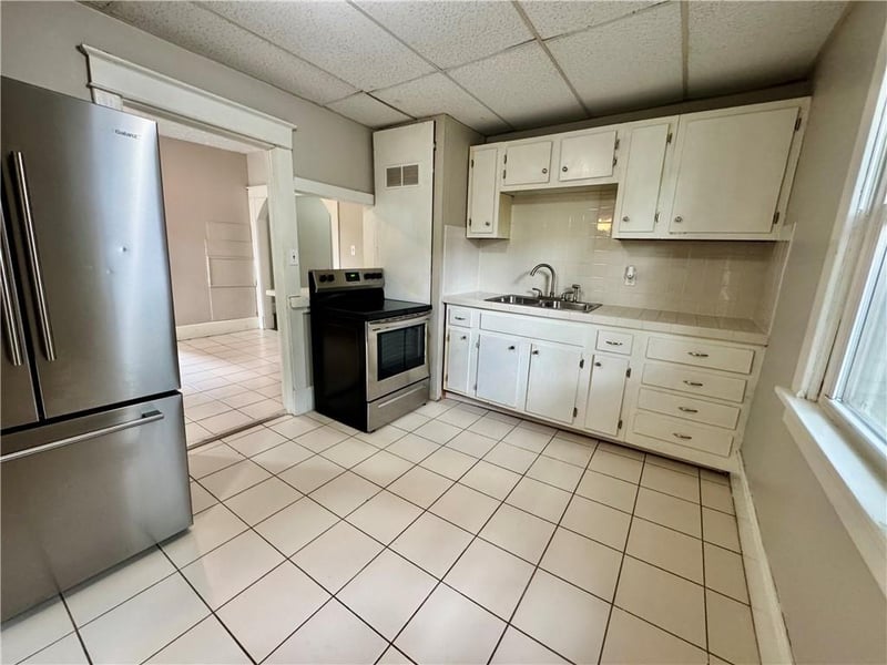 709 Rhodes St, Grandview, MO 64030