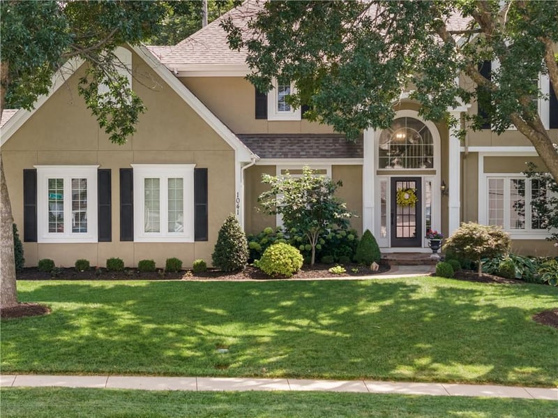 1041 SW Ellis Dr, Lee's Summit, MO 64081