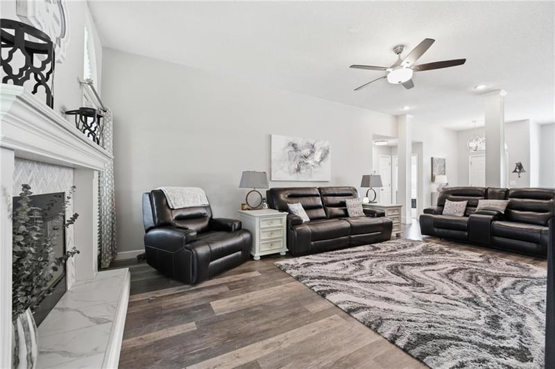 820 Benjamin Cir, Lee's Summit, MO 64081